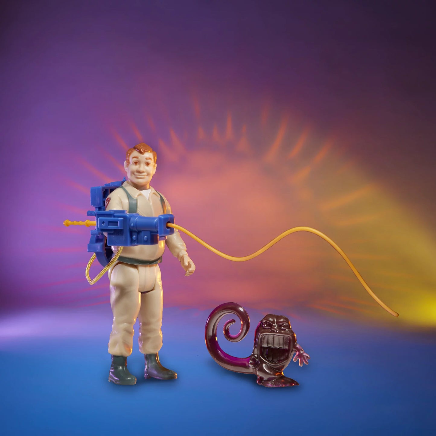 Ghostbusters: Kenner Classics Ray Stantz and Wrapper Ghost Retro Kids Toy Action Figure for Boys and Girls Ages 4 and Up (5")